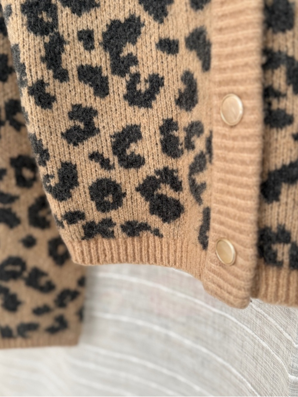 Abercrombie & Fitch leopard print cardigan sweater - Picture 5 of 11